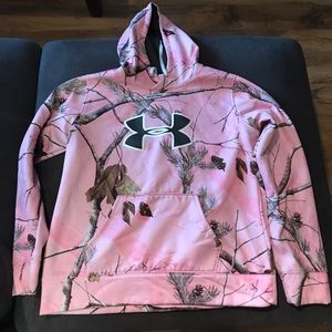 Like new, L UnderArmour Pink Camo sweatshirt
